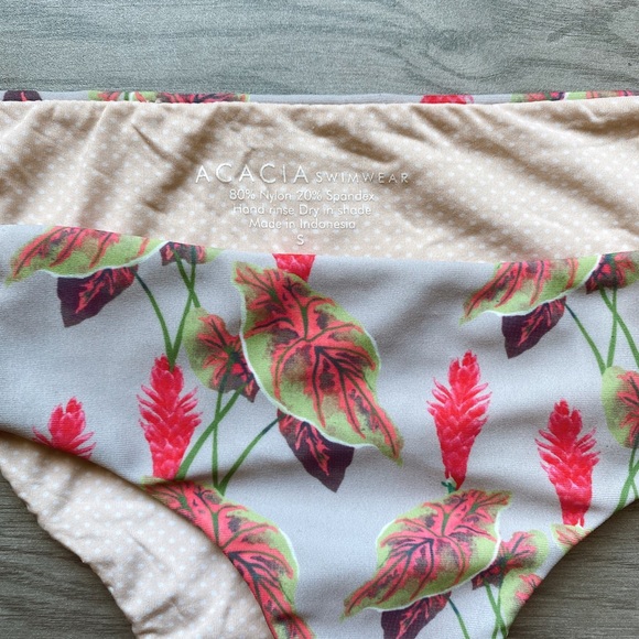 Andy Bikini Top and Maui Bottom in Vintage Hawai’i - Picture 3 of 7